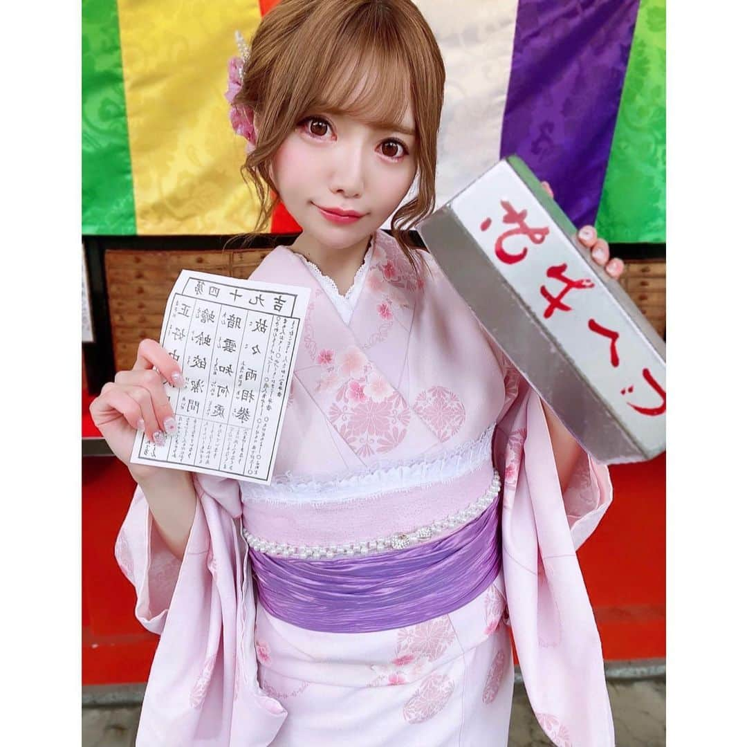 りのにゃんさんのインスタグラム写真 - (りのにゃんInstagram)「+ .*ʚ♡ɞ*.+ﾟ﻿ ﻿ ﻿ ﻿ おみくじに書いてある事はいい事しか信じない☺️👏✨  2021年もいい事たくさんありますように♥️  ﻿  ﻿  #東京#歌舞伎町#池袋#浅草#Tokyo#水商売#キャバクラ#ホスト#BAR#プリンスグループ#池袋redshoes #着物レンタル #浅草着物レンタル#着物ヘアアレンジ#着物コーデ#kimono#アップスタイル#着物女子#初詣 #正月 #和装#浅草デート#浅草観光#神社参拝#神社仏閣好き#おみくじは吉#followme#いいね返し  ﻿  ﻿ ﻿」1月18日 16時27分 - rino.nyan.nyan