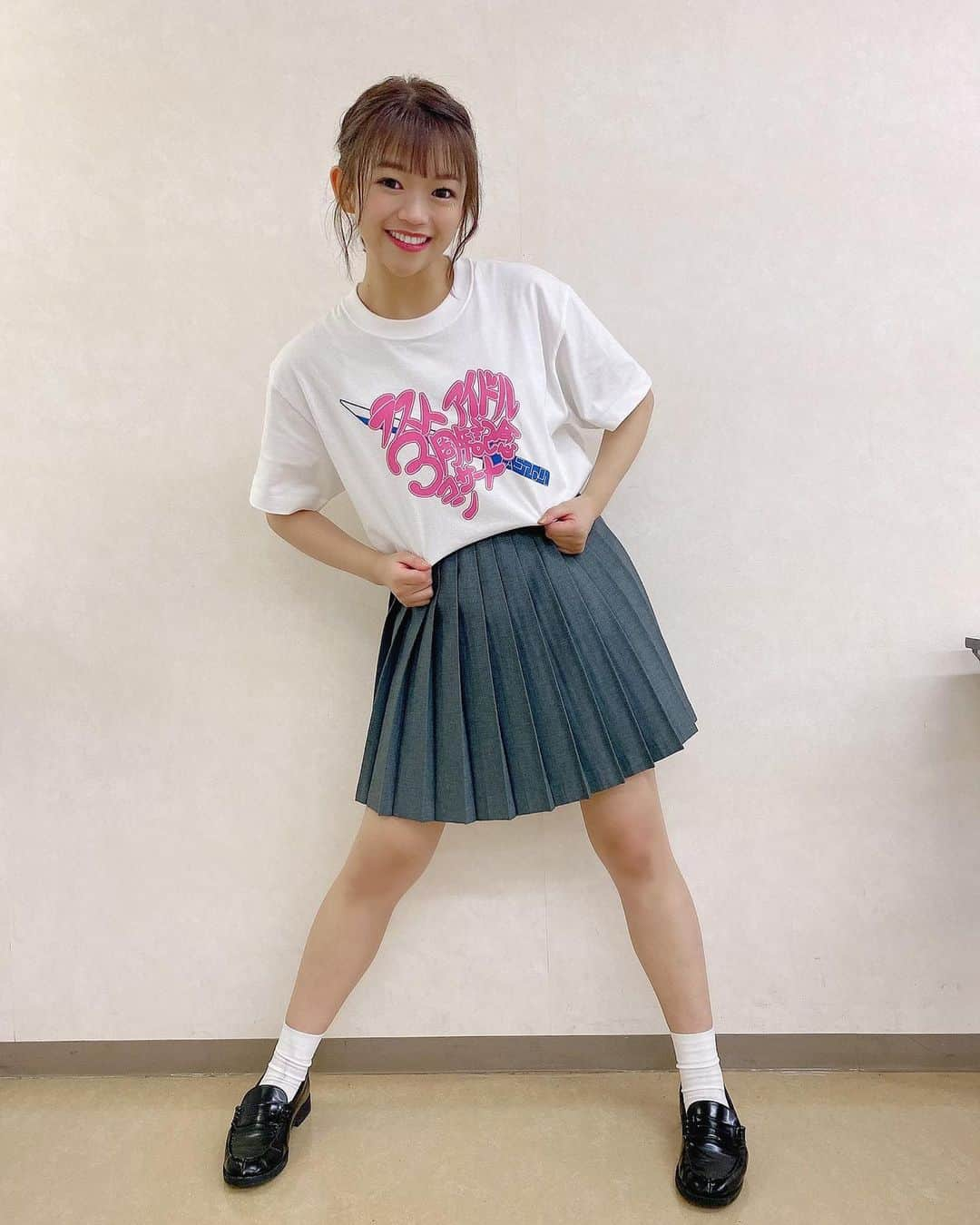 岡村茉奈さんのインスタグラム写真 - (岡村茉奈Instagram)「.  全身写真です〜📸✨笑 このTシャツお気に入り🤍  #ラストアイドル#岡村茉奈#ラスアイしか勝たん #instgram#follow#followme」1月18日 22時04分 - mana_0906__