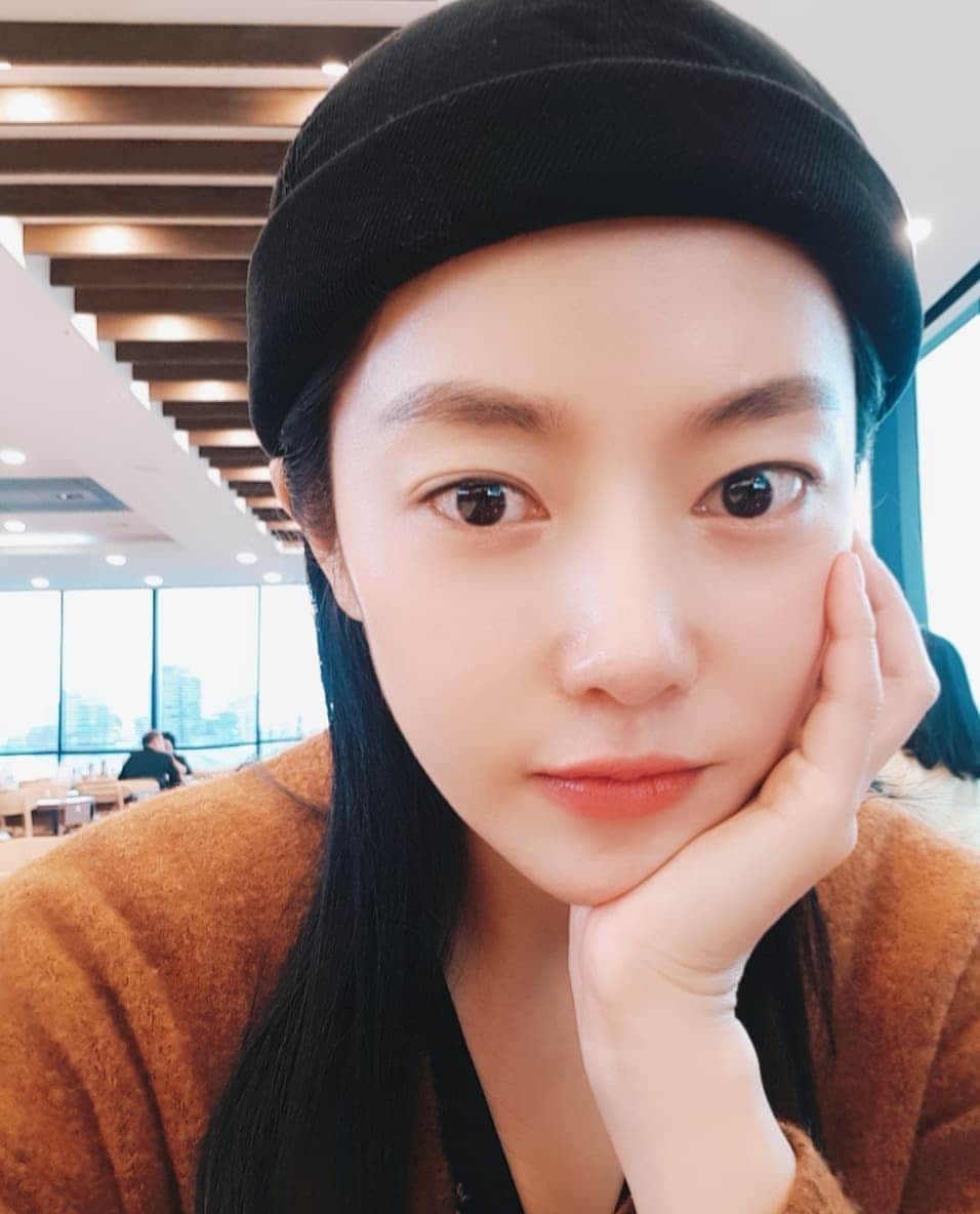 のインスタグラム：「🤡🌹」