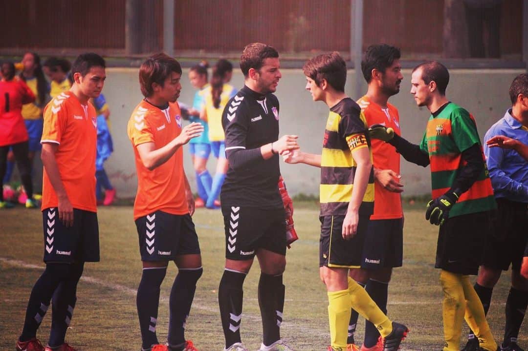 Alb Barcelona Football Academyのインスタグラム：「🟠アルビレックス新潟バルセロナヒストリー🔵 . ⚽️サッカー編⚽️ . ✅4期生 ✅2016-17シーズン . . . #アルビレックス新潟 #バルセロナ #アルビバルセロナ #アルビレックス新潟バルセロナ  #サッカー #留学 #スポーツビジネス #指導者 #スペイン #スペイン語 #海外」