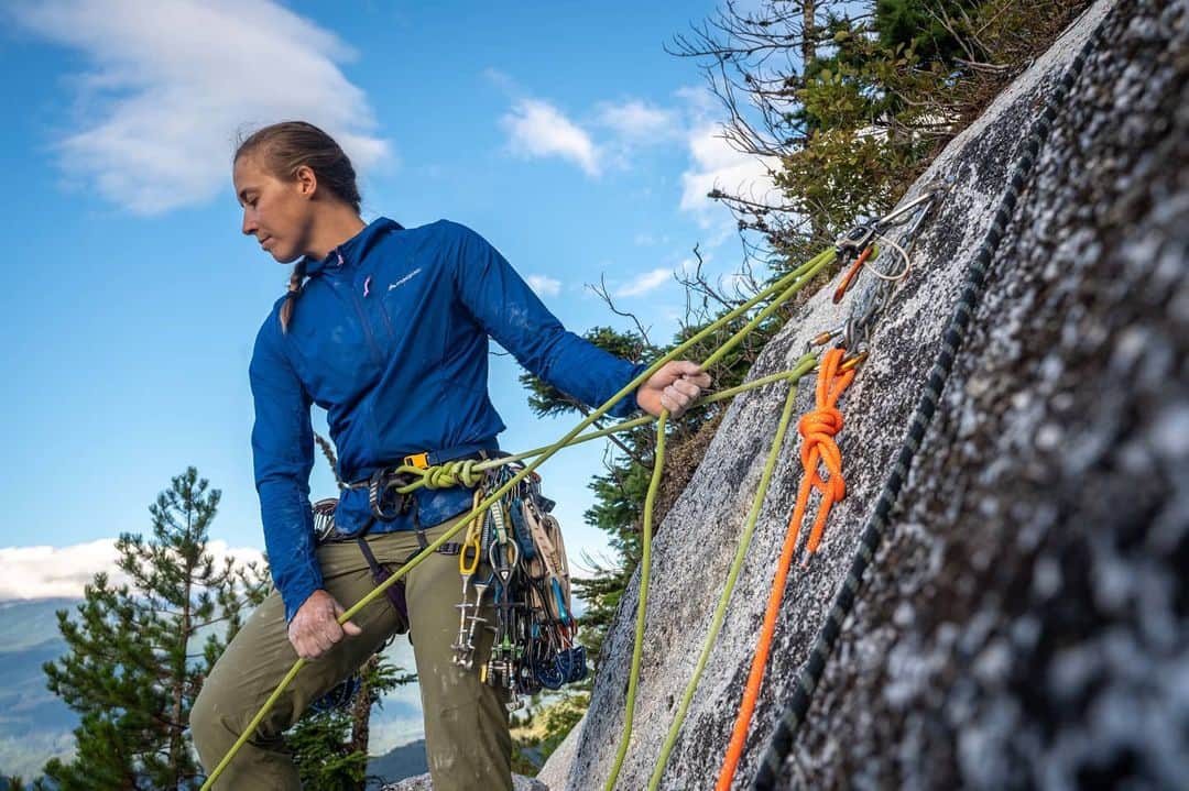マックパックさんのインスタグラム写真 - (マックパックInstagram)「New year, new gear. Climbers demand comfort – and our new Boulder range rises to the challenge. Stretchy, abrasion-resistant and offering full freedom of movement, enjoy summer adventures better at the crag. Available in shorts and pants styles. . . #outsideisbetter #climbon #mountainsports」1月18日 17時13分 - macpac