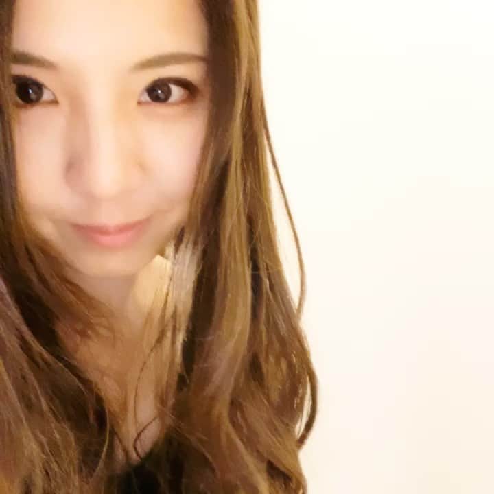 阿部真央のインスタグラム：「撮影してもらってました😍」