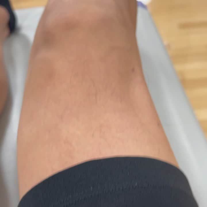 林彰洋のインスタグラム：「このトレーニング地味にキツい。 どうぞお試しあれ🤨 #ACLrehab #怪我してない脚も弱め #weakness #重り１キロ #fctokyo」