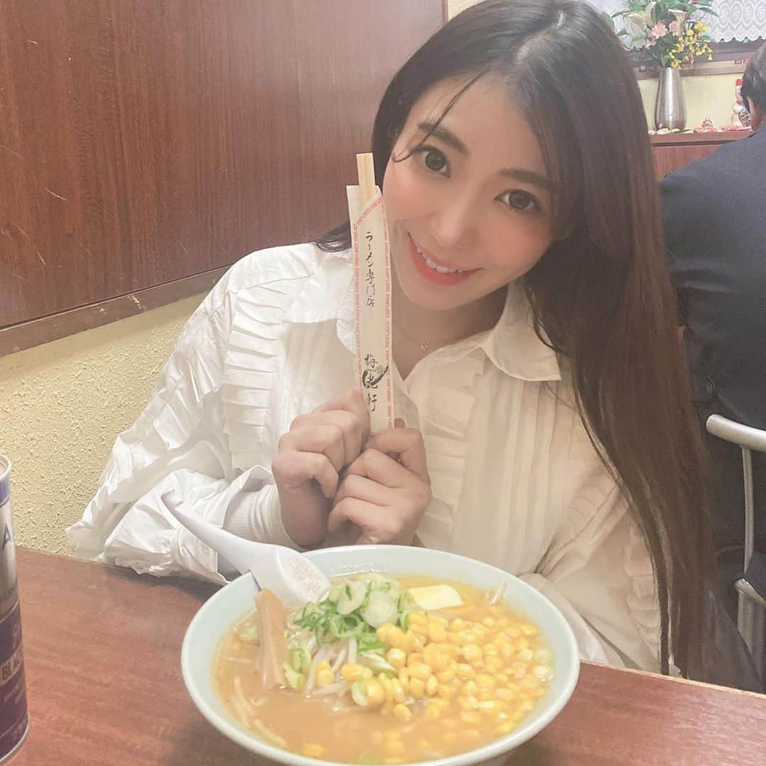 中村かなさんのインスタグラム写真 - (中村かなInstagram)「今年食べたラーメンおいしいとこしかない🍜🥺✨ ・ 2021年はラーメン運が良いかも🍜 みそラーメンにはバターとコーンをトッピングしたいです🍜🌽🧈 ・ しおラーメンとしょうゆラーメンも食べたいから また早く行きたいのだ🍜❤️ ・ メニューはラーメンのみで(ライスはあったかも) ガチでラーメンを楽しむお店🍜 ・ ・ 🍜 梅光軒(名古屋・池下) ・ ・ ・ ・ #梅光軒 #味噌ラーメン  #塩ラーメン #しょうゆラーメン #ラーメン女子  #ラーメン女子部  #池下 #池下グルメ  #池下ランチ #名古屋グルメ #名古屋ラーメン部 #名古屋 #ラーメン好きな人と繋がりたい #ラーメン大好き  #ラーメン部  #ラーメンインスタグラマー  #ラーメン中毒 #麺スタグラム #メンスタグラム  #麺スタグラマー #麺スタグラム愛知 #ラー活 #ラーメンパトロール  #麺スタグラム_japan  #nagoyafood  #nagoyaramen  #nagoya #ramen #japanesefood」1月18日 18時04分 - k777pime