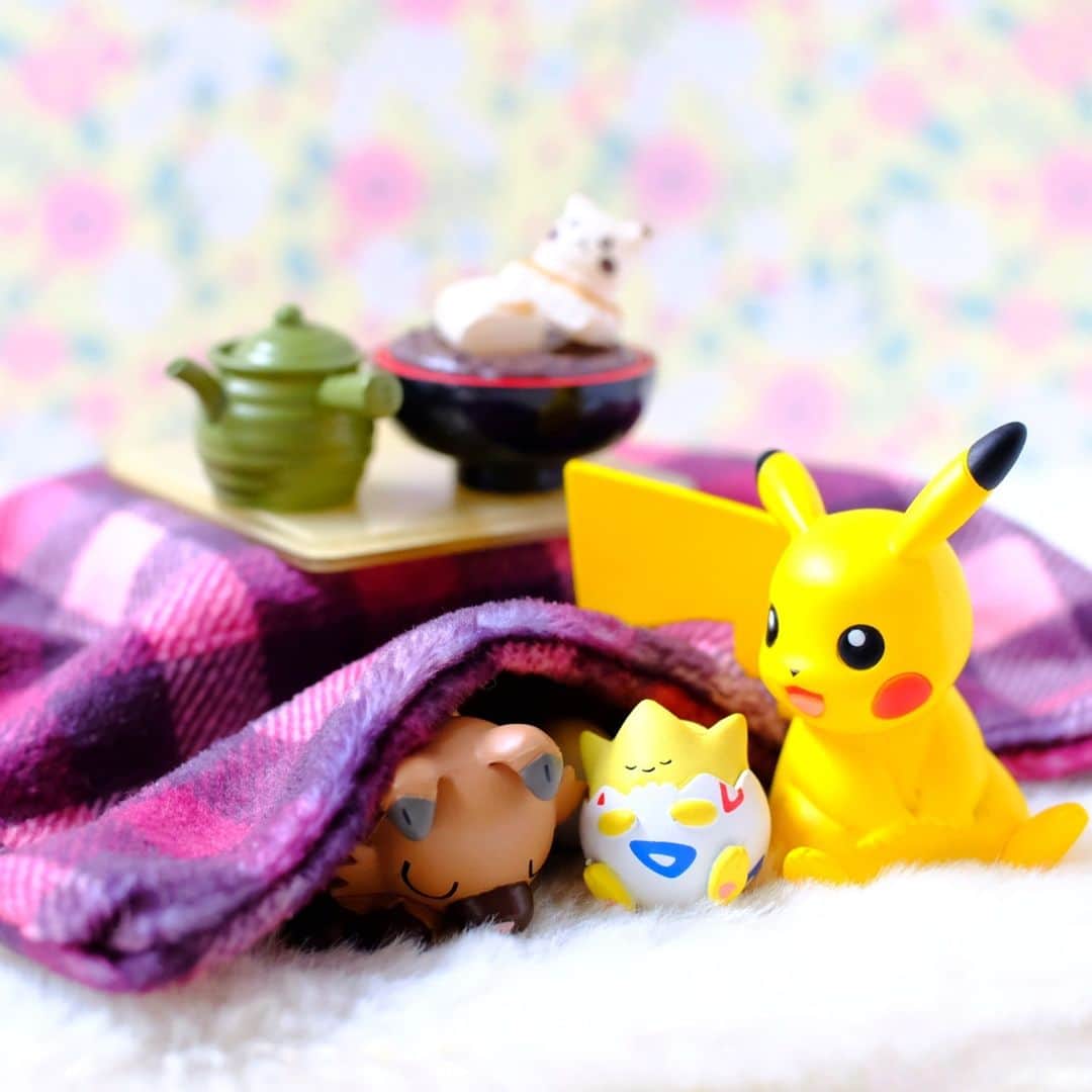 ピカチュウ公式Instagramさんのインスタグラム写真 - (ピカチュウ公式InstagramInstagram)「【今日のピカチュウ】 こたつでぽかぽか…💗 あったかくて眠たくなっちゃうね😪💤 #pikachu #togepi #rockruff #pokemon #pikachu_snap #photooftheday #kotatsu #warm #ピカチュウ #トゲピー #イワンコ #ポケモン #こたつ #お昼寝 #ぬくぬく #ぽかぽか」1月18日 18時00分 - pokemon_jpn