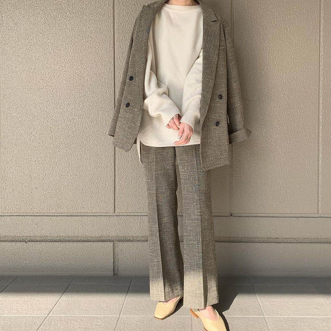 ukapiのインスタグラム：「⠀ ⠀ セットアップ風👨🏻♡ まだ寒くて中はknitにしてしまった。。 ⠀ 気分は春めいてるので🌸 足元はもう春ですーー。 ⠀ ⠀ @letalon_jp @grise.jp  #ルタロン#plage#iena」
