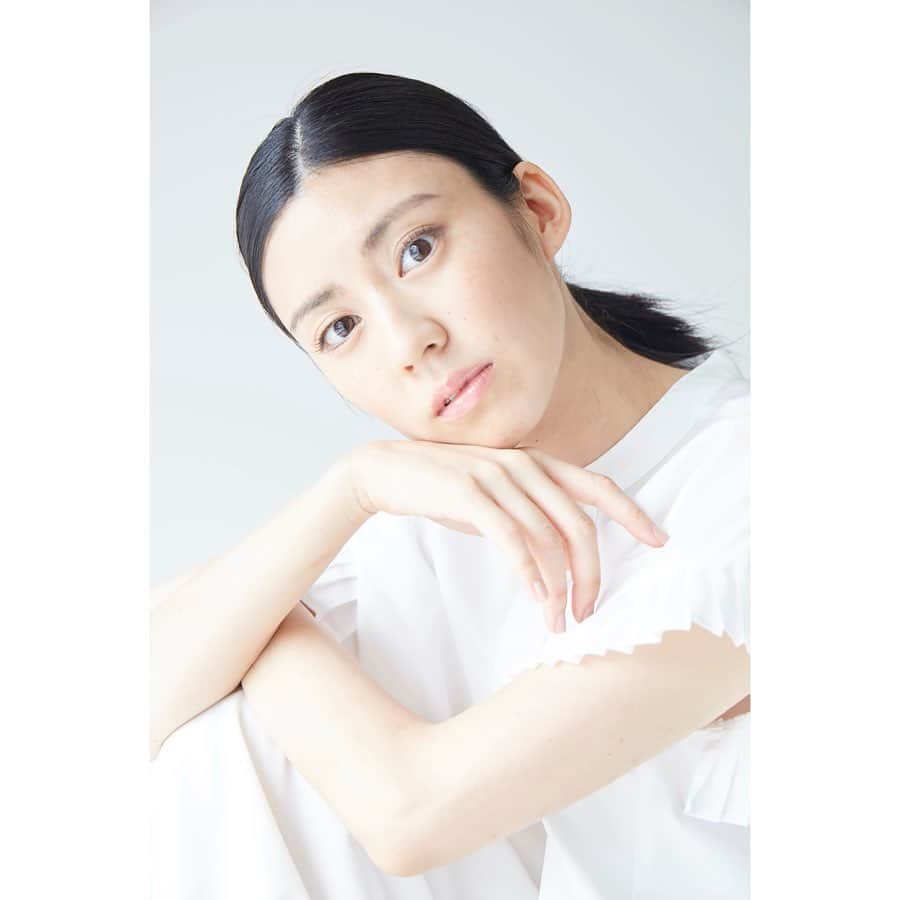 のインスタグラム：「【お知らせ】 今春舞台出演させていただくこととなりました！  正直にいうと、 たくさん悩んだし、 今も正解はわからないけれど、 それでも皆さんに届けたい作品です。  皆様の幸せと安全のもとに やりきります！🔥  “STRAYDOG”Produce 『路地裏の優しい猫』   ■東京公演■ 期間：2021年4月28日(水)～5月2日(日) 劇場：ＣＢＧＫシブゲキ!! J-Stage Naviにてチケット発売中」