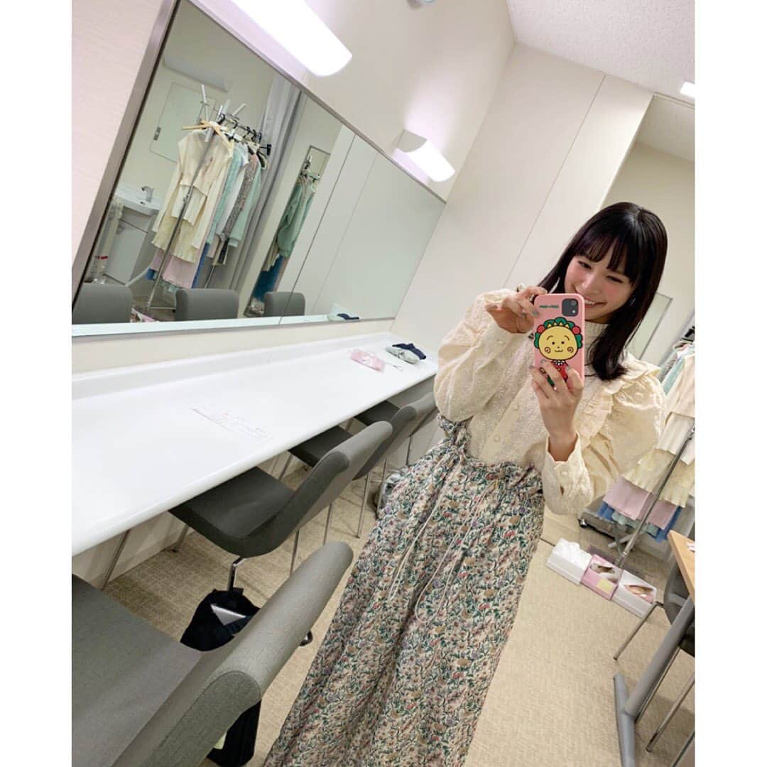のインスタグラム：「みなさんこんばんは〜なぎさだよ🌼  先日取材の時に、普段から大好きなHONEY MI HONEYさんの衣装を着させていただきました〜💓💓 とっても可愛かったんです💓  いよいよ来週月曜からアノニマス始まります😊　 たくさんの方にアノニマスを知っていただきたくて連日インスタ投稿していきます🥳  見ていただけたら嬉しいです💓  今週も1週間一緒に頑張りましょう💓  #アノニマス #HONEYMIHONEY」