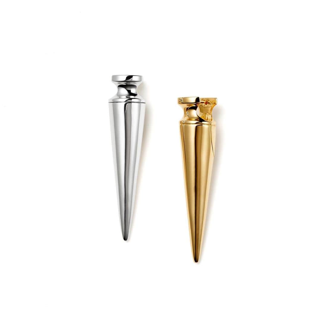ジャスティンデイビスのインスタグラム：「“SMASH” Earring ⠀ 大ぶりなスパイクスタッズモチーフの スマッシュピアス、 バネ式で装着しやすいスタイル  #justindavis  #ジャスティンデイビス」