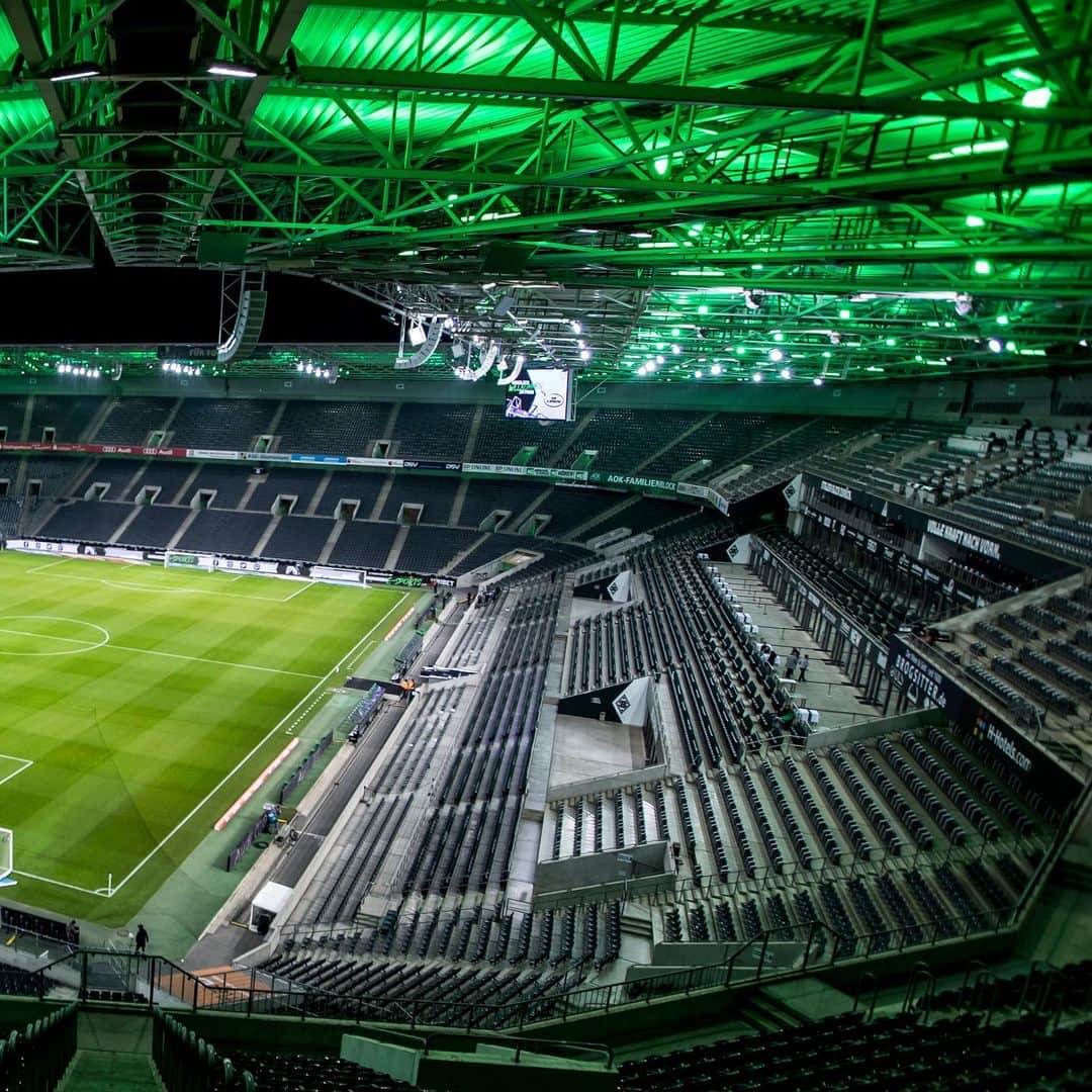 ボルシア・メンヒェングラートバッハさんのインスタグラム写真 - (ボルシア・メンヒェングラートバッハInstagram)「BORUSSIA-PARK² Flutlichtspiel² Alles geben¹⁹⁰⁰  🔜 #BMGSVW 🔜 #BMGBVB」1月18日 18時25分 - borussia