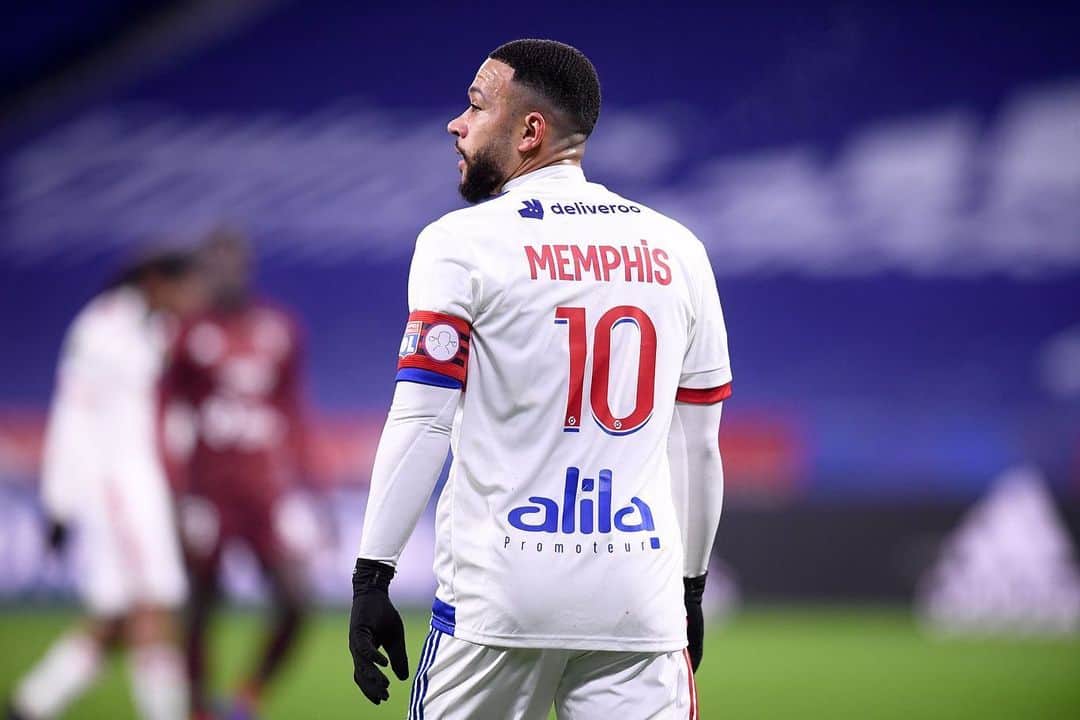 メンフィス・デパイのインスタグラム：「Unnecessary loss last night, but we don’t lose the faith. Let’s improve and get ready for the derby now! 🦁 #BADTTW」