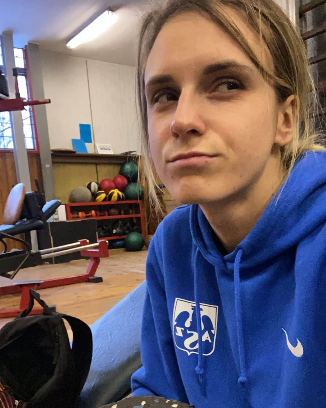 Kamila CIBAのインスタグラム：「Blue Monday - nie znam gościa ✌🏻Wiem tyle, że jak poniedziałek to siłka 💙 #bluemonday #azs #poznan #siłka #gym #training #athlete」
