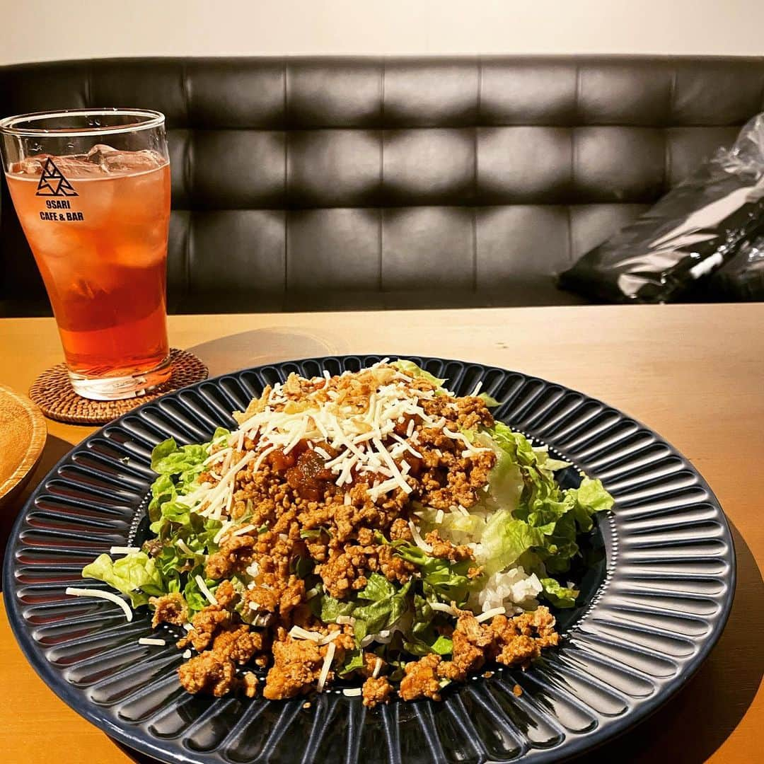 漢さんのインスタグラム写真 - (漢Instagram)「9sari cafe＆bar 塩トマトサワー タコライス ジャークチキン 緊急事態宣言発令により営業時間は12時〜20時まで　ラストオーダー19時」1月18日 19時11分 - kan_9sari