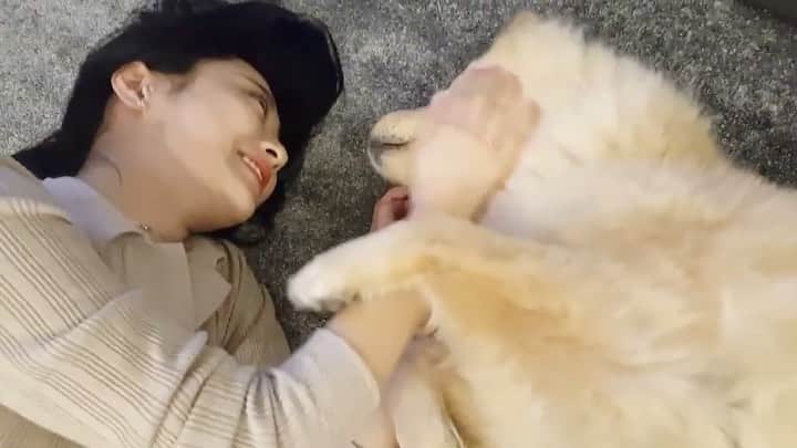 ギョンリ のインスタグラム：「내 테디베어, 사랑해🧸」
