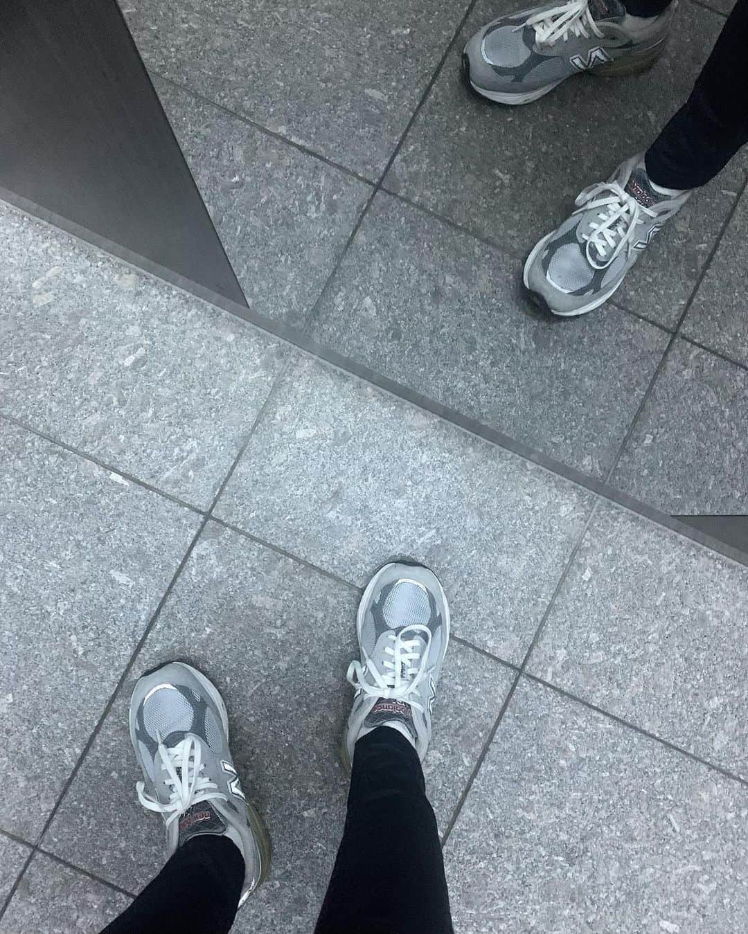 Naomiのインスタグラム：「履き心地が💯🇺🇸👟#newbalance#madeinusa##W990GL3#990v3」