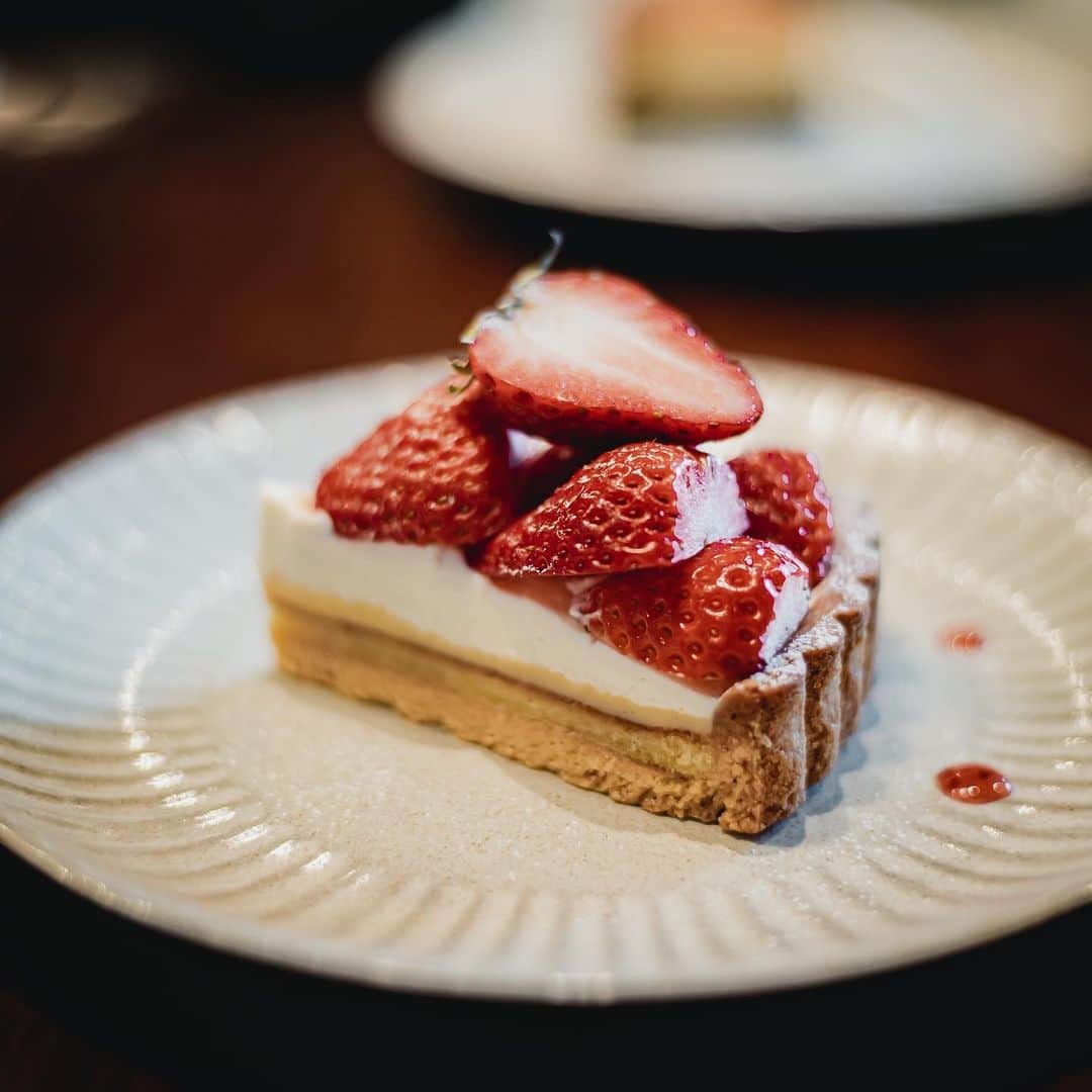 のインスタグラム：「・ Bliss café et vin @bliss.cafe.et.vin  #blisscaféetvin #bliss #静岡カフェ #イチゴタルト #タルト」