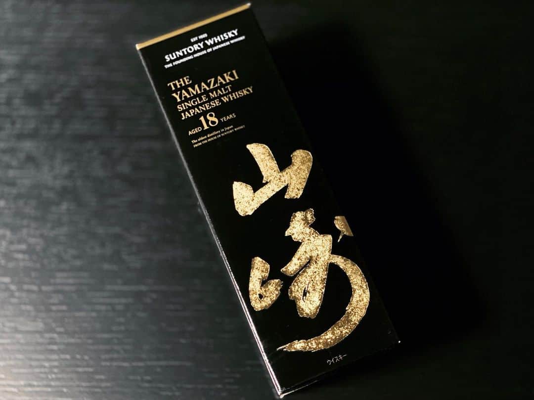 浅本美加のインスタグラム：「🥃  SUNTORYWHISKY  YAMAZAKI 18 YearsOld  #山崎18年#yamazaki#18#blacklabel#santory#whisky」