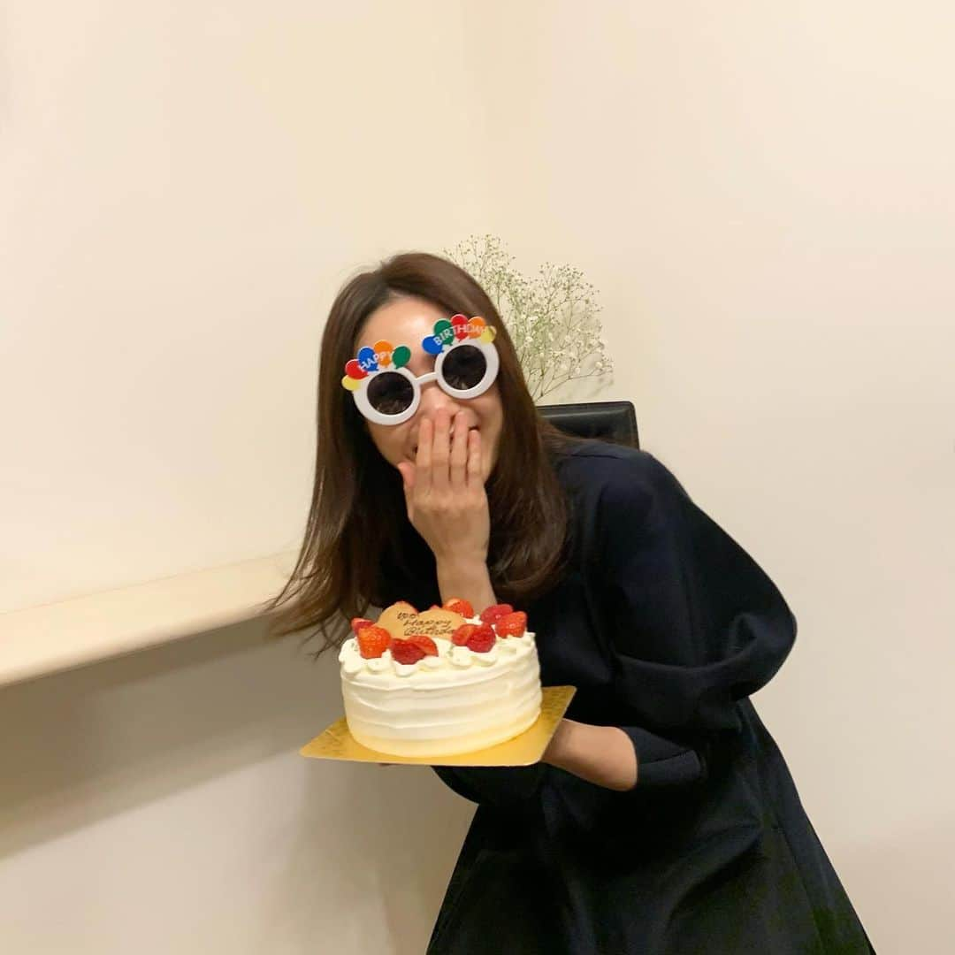 中山由香さんのインスタグラム写真 - (中山由香Instagram)「・ ・ えへへ🎂🍓  #あっちゅう間にきた #誕生日 #118 #照れるけど嬉しい  #両親へありがとう ✴︎」1月18日 19時44分 - yuka_nakayama118