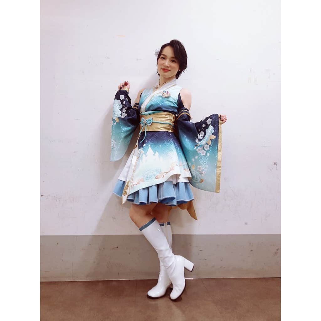 千菅春香のインスタグラム：「『THE IDOLM@STER CINDERELLA GIRLS Broadcast & LIVE Happy New Yell !!!』﻿ ﻿ ありがとうございました✨✨﻿  大変な世の中ですが、そんな中でステージに立つ機会をいただけたこと、無事に公演を終えられたこと、本当に感謝です。 ﻿  どうしたらプロデューサーサンにエールを届けられるか、キャストさんやスタッフさん、ダンスの先生方と沢山話し合って迎えた本番。﻿ ﻿ これまでとは違った緊張感がありましたが、今まで以上に涼ちゃんを近くに感じたし、エンターテイメントのパワーも感じました！！﻿ ﻿ アーカイブの配信は本日23:59まで✨﻿ 最後まで楽しんで下さいね♪﻿ ﻿ #シンデレラガールズ﻿ #シンデレラHNYday2﻿ #松永涼﻿ #アイドルマスターシンデレラガールズ﻿」