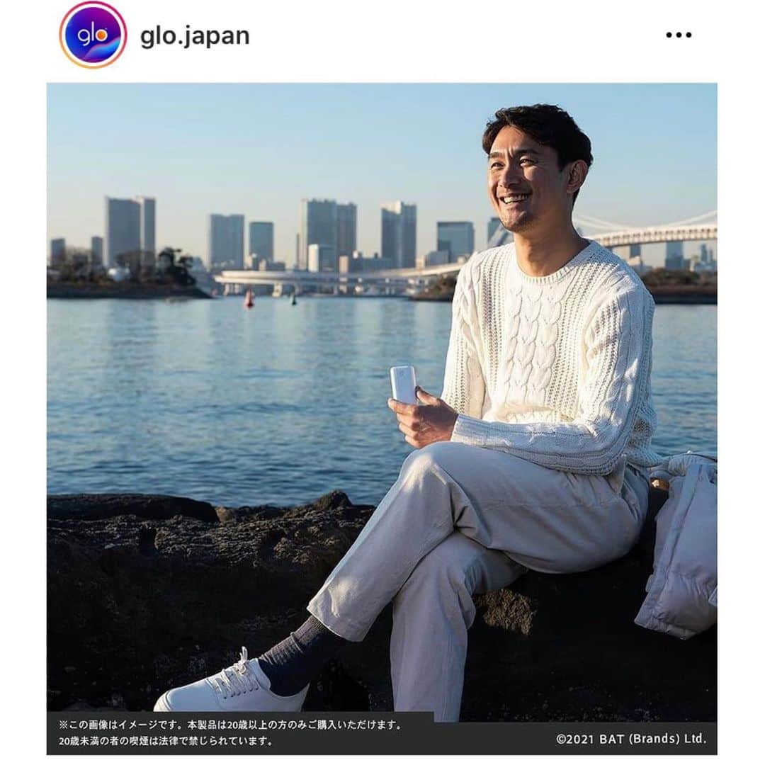 江口雅也のインスタグラム：「グローハイパープラス🚬  ホワイトパウダーブルー✨  爽やかに、上品に😉  ⚠️喫煙は20歳になってから  #malemodel  #asianmodel  #japanese  #glo #メンズモデル #アジアンモデル #日本人モデル #instadaily  #instafashion  #instastyle  #グロー #グローハイパープラス #一週間コーデ #働く男たち #ビジネスファッション @glo.japan  @heads_corporation」