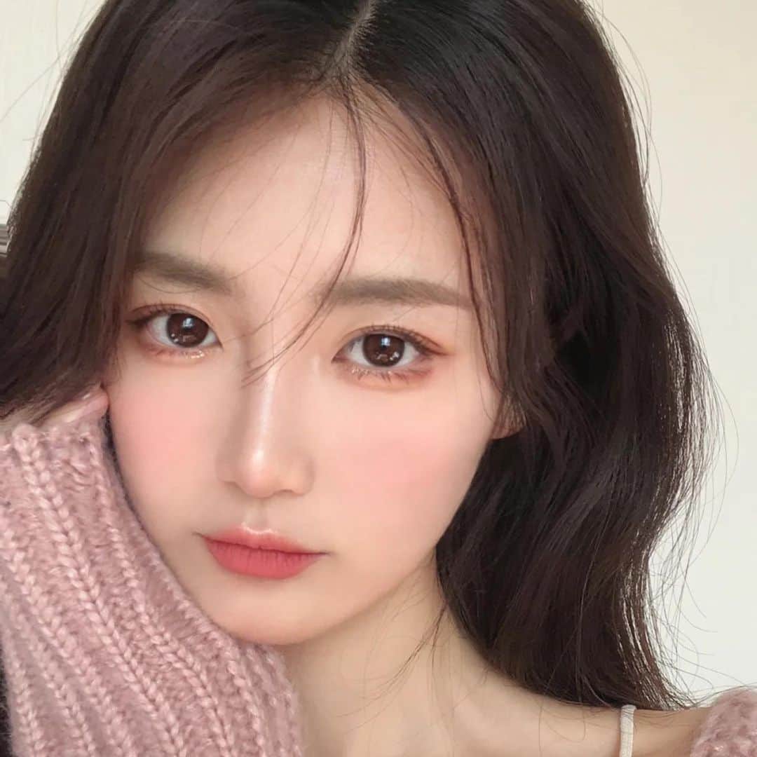 のインスタグラム：「外国人×国宝級美人。 #外国人 #国宝級美人 #美しい #いいね返し #インスタ映え #instagood #instalike #f4f #l4l #likeforlikes #likeforfollow #いいねした人全員フォローする #お洒落さんと繋がりたい #美男美女と繋がりたい」