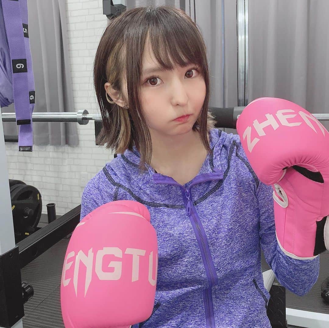 あんにゅい豆腐のインスタグラム：「. fit&tokyoさんでキックボクシングとパーソナルトレーニングしてきた✧✦ @fitandtokyo  . 久しぶりに運動できて楽しかった〜☻ 1人だとキツくて途中で甘えてやめちゃうこともあるけど、先生がついてると怠けることが出来なくていいですね！ TWICE聞きながらトレーニング出来たのも最高だった✭✮✮ . .#トレーニング #ジム #パーソナルトレーニング #キックボクシング #ボクシング #boxing #あんにゅい豆腐 #ennuimamefu #まめふたそ #まめふちゃん #photo #photography #camera #一眼レフ #写真 #カメラ #cosplay #コスプレ #costume #cosplayer #cosplayers #cosplaying #model #japan #japanese #japanesegirl #kawaii #cute」