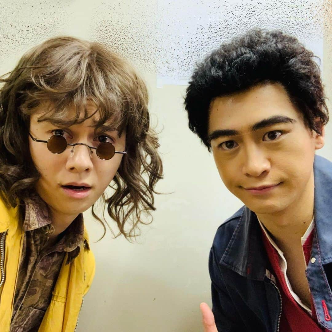 小澤亮太さんのインスタグラム写真 - (小澤亮太Instagram)「千秋楽迎えてきました！  ご来場して頂き、配信を見て頂き、応援していただいてる皆さんありがとうございます。  無事、千秋楽までやり切れたことが幸せでした。  たくさんのスタッフさんキャスト、関係者の皆様、そして、応援してくれている皆様がが全力を注いでくれていたからだと思ってます。  本当にありがとうございました！！  今回は笹島役とツナキチ役をやらせてもらいましたが、ロスタイム5分くらいしかなく動き続けてました笑  そんな中、助け、支え合えた気がしてます。  舞台久々だったのですが、やっぱり好きだな、楽しいな。って感じさせてくれる貴重な日々でした♪  こんな時期ですが、、皆さんに少しでも笑顔を届けられてよかったです🙇‍♀️  #ナナマルサンバツ #舞台 #博品館劇場 #笹島学人 #つなきち #西井幸人 #鈴木絢音 #諏訪雅 #横井翔二郎」1月18日 19時52分 - ozawa_ryota