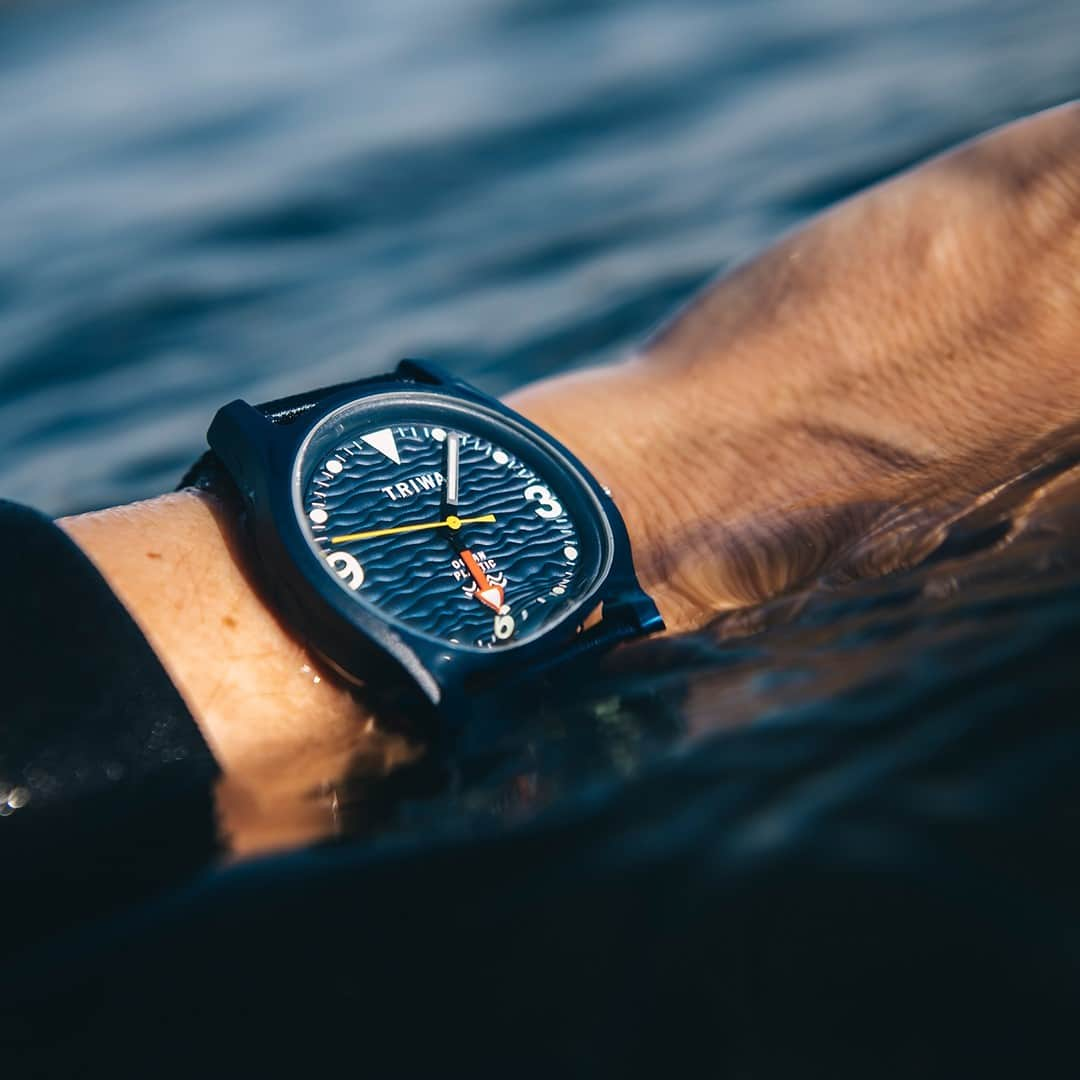 TRIWAさんのインスタグラム写真 - (TRIWAInstagram)「Our fave has just returned back in stock. Proudly made from 100% recycled ocean plastic provided by @tide_oceanmaterial and shot by talented @kalle.lundholm 🌊 ⠀⠀⠀⠀⠀⠀⠀⠀⠀ #details #watches #womenswatches #menswatches #design #accessories #watch #statement #triwawatch #timeforoceans #oceans #recycled #recycledplastic #upcycled #upcycling #recycling #plasticwatch #zerowaste」1月18日 20時01分 - triwa