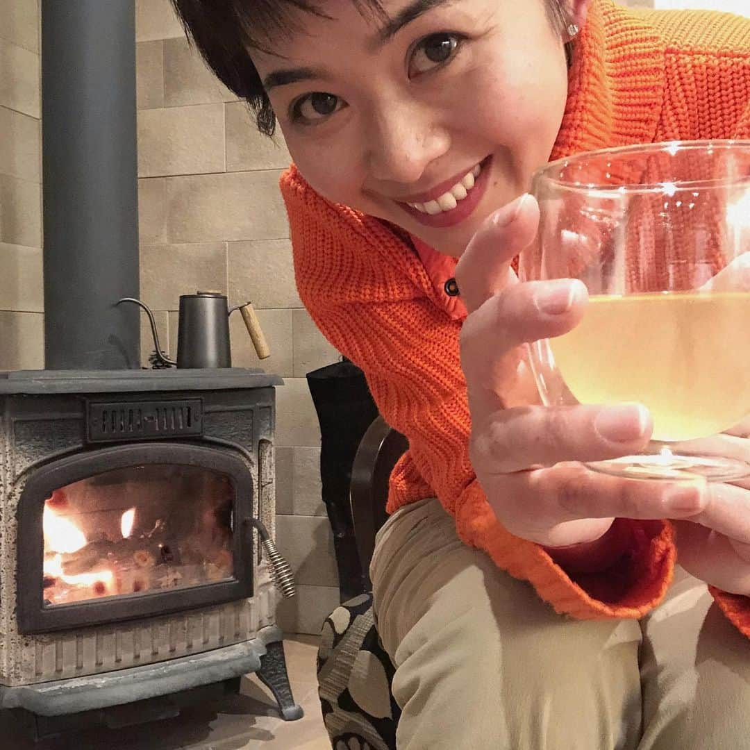 倉田亜味さんのインスタグラム写真 - (倉田亜味Instagram)「【山の暮らし】銀座直伝、自家製ホットジンジャーの作り方（レシピ）  おうち時間暖かく乗り切るための必須アイテム！ 「温かい飲み物 しかもとびっきり体に良いもの！」 を教えていただきました。  美味しいだけではなくおしゃれで、体に良い。 最高のレシピです。  ＃秘伝　＃冬を乗り切る　＃体ぽかぽか　#YouTube #youtubechannel」1月18日 20時01分 - kurata_amigram