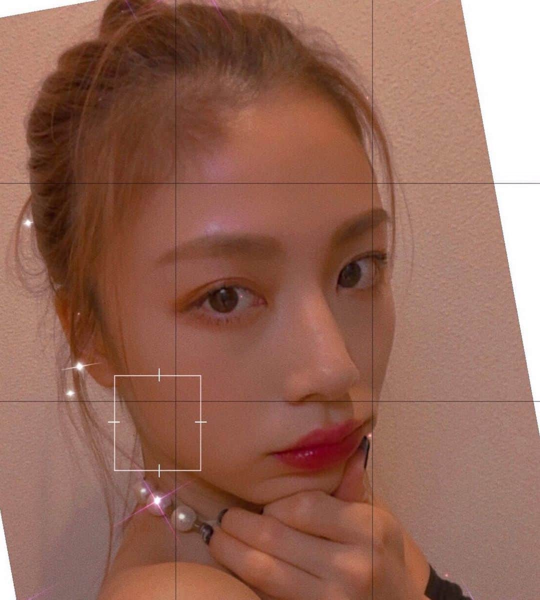 honoka のインスタグラム：「ままのおさがり パールネックレス🤍🤍 そんな見えてないけど。笑」