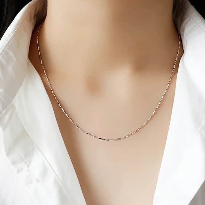 のインスタグラム：「・ ・ 🆕 ché ché  ・ 新しいライン ché ché より新作入荷致しました💍 ・ 素材は全てSilver925となっております ・ ぜひ楽天市場からご覧ください♡ ・ 商品等のお問い合わせは下記メールアドレスへ ご連絡お願い致します✉️ three-ash@shop.rakuten.co.jp ・ ・ #シルバーアクセサリー#ネックレス#リング #silver#silver925#シルバー925 #three_a #3A #スリーアッシュ#アクセサリー #シンプル#大人カジュアル#925silver #ピアス#ブレスレット#指輪 #イヤカフ#イヤーカフ#エクラ#éclat #新発売#新登場#chéché#new #newarrival#新作入荷#新作」