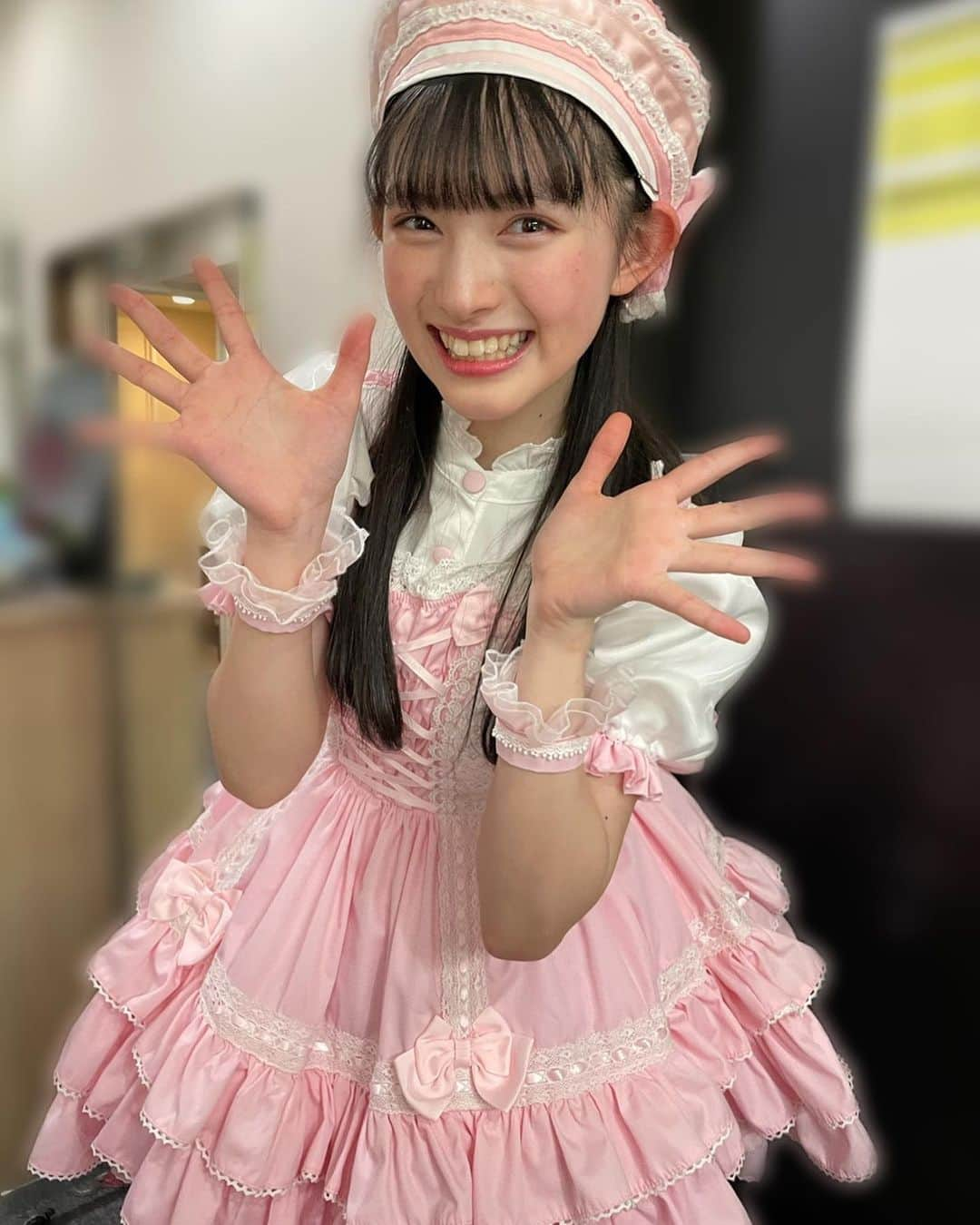 小泉遥香さんのインスタグラム写真 - (小泉遥香Instagram)「昨日は#あっきーばーすでー2020  #超ときめき💛レモン #菅田愛貴 ちゃんにとって初の生誕祭！！  あきちゃん♡お疲れ様ー！！！ アイドルらしさ全開のあきちゃん！ 見てて神々しかった…尊かった！  #超とき宣 としては新年一発目のライブでした！ 懐かしい曲も久々に披露したりして、すっごく楽しかった♡ レモンジュースが育ってた！すだってた！←言いたいだけ 2021年もたくさん最強を更新していけるライブが沢山出来ますように！ 見てくださった皆さん！ありがとうございました♡  アーカイブは火曜日からです！ みなさんぜひ何度も見てね♡  そしてあきちゃんと音楽ナタリーさんのコラボプロデュースグッズや、YouTubeチャンネルなど！ ときめくコンテンツが満載なので！こちらもぜひよろしくお願いします！♡  あきちゃん改めておめでとう♡  #Instaharum #あきちゃん #菅田愛貴 #あきたん #超とき宣 #Live #アイドル #生誕祭 #Happybirthday!!! #おはるかくど #はるもがんばる！！」1月18日 20時17分 - haruka_koizumi_official