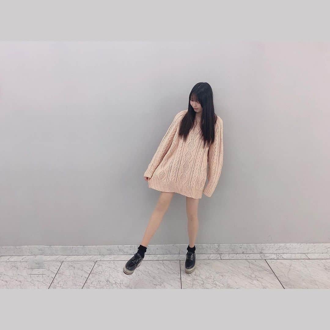 鈴木愛菜さんのインスタグラム写真 - (鈴木愛菜Instagram)「ピンク♡  #niceclaup #ニットワンピース」1月18日 20時25分 - _enatan0109_