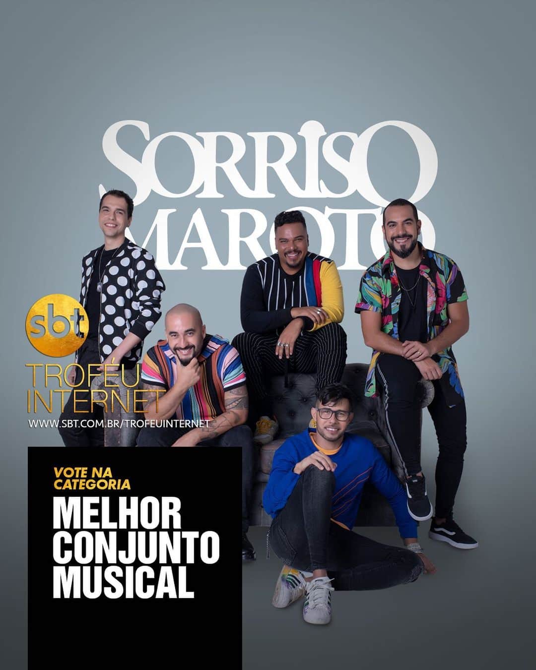 Sorriso Marotoのインスタグラム：「Mais uma edição do Troféu Internet rolando e nós fomos indicados na categoria Melhor Conjunto Musical 2020, sempre uma honra! Bora votar? Acesse o site do @sbtonline 🙏🏽🖤」