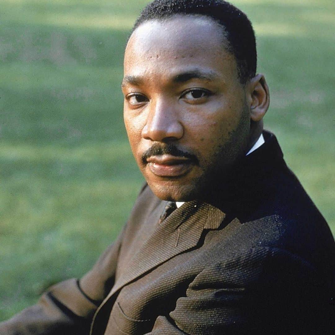 Nia Sioux Frazierさんのインスタグラム写真 - (Nia Sioux FrazierInstagram)「Taking today to honor #mlk not only as my #rolemodelmonday, but also as someone we can look up to every day 🙌🏾He is a shining example of what we need more of right now: nonviolent activism, inspiration, education, change, and hope.」1月19日 7時12分 - niasioux