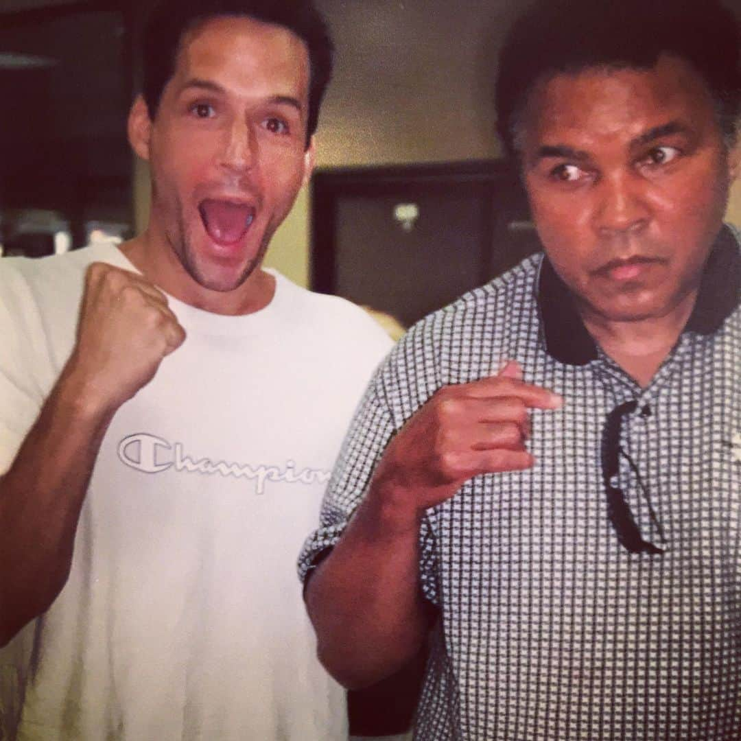 ジョシュ・ホプキンスのインスタグラム：「Rumble, young man, rumble! Happy birthday, Champ. #Kentuckians」