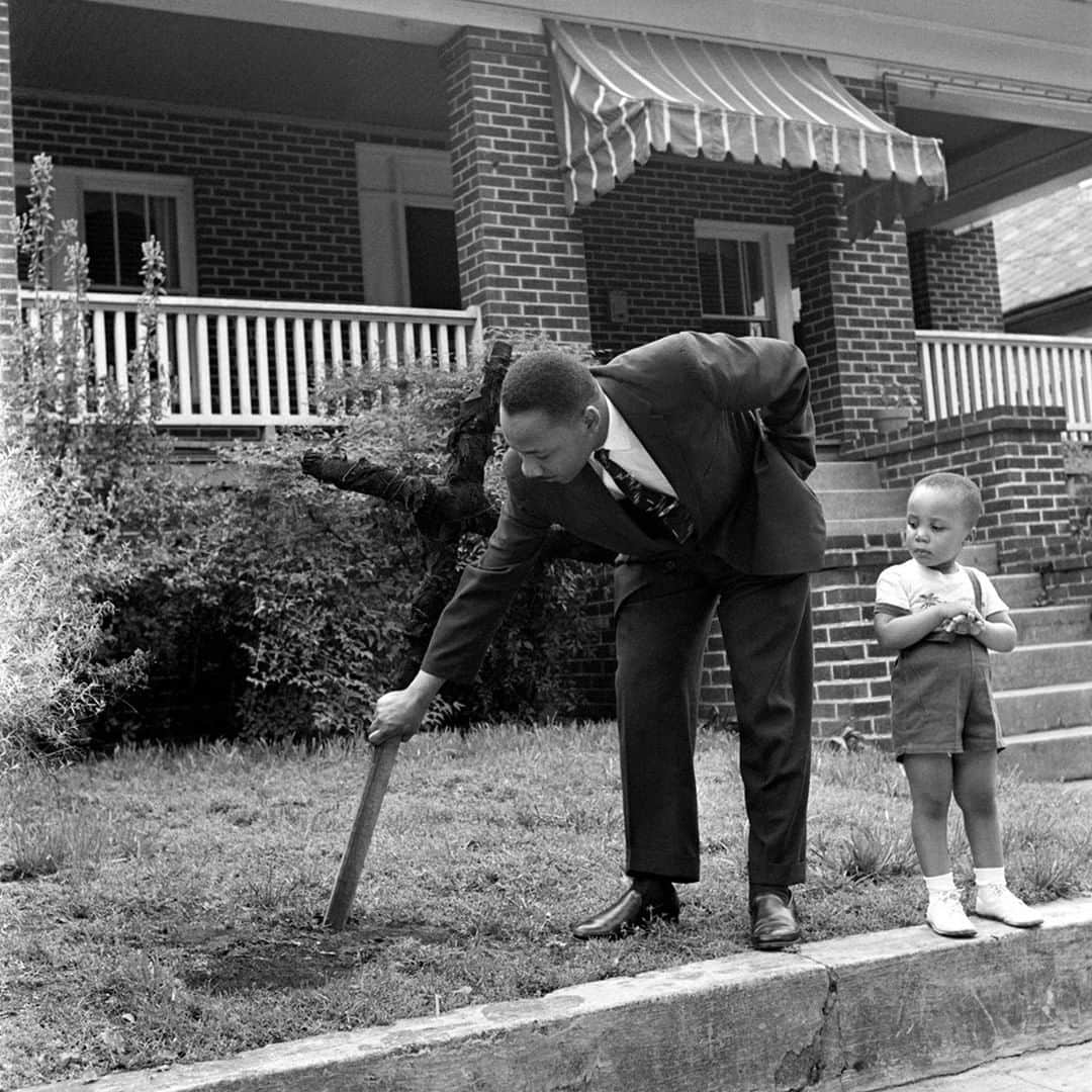 CNNさんのインスタグラム写真 - (CNNInstagram)「Preaching a message of nonviolent resistance, the Rev. Martin Luther King Jr. was the leading voice of the American civil rights movement. As we pause to remember King’s legacy on Martin Luther King Day, here’s a look back at his defining years in pictures.   (📸: Charles Moore/Getty Images, CNP/Getty Images, Don Cravens/The LIFE Images Collection/Getty Images, Bettmann Archive/Getty Images, AP and Sam Melhorn/The Commercial Appeal/AP)」1月19日 6時00分 - cnn