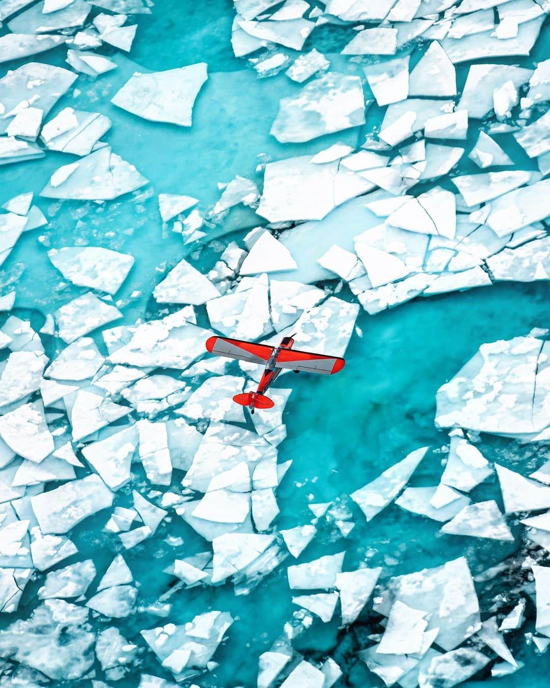 クリス・バーカードのインスタグラム：「​​The excitement is real. Today is the day – I’ve created a new workshop with @wildistco around one of my greatest passions: Aerial Photography. With frequent photo flights across this globe, I’m thrilled to share my expertise and teach you how to:  ​​Compose stand-out photographs from a fixed wing or helicopter  ​​Extensively research and plan your route ​​Brief your pilot and communicate vision for your shot  ​​Choose the best aerial craft for you end goals  ​​Intuitively select and manage gear in flight ​​Execute the technicalities of a plane to plane shoot  ​​The first 500 students receive early access pricing for The Essential Aerial Photography Workshop at $129 (full price $199). Enroll now – link in bio」