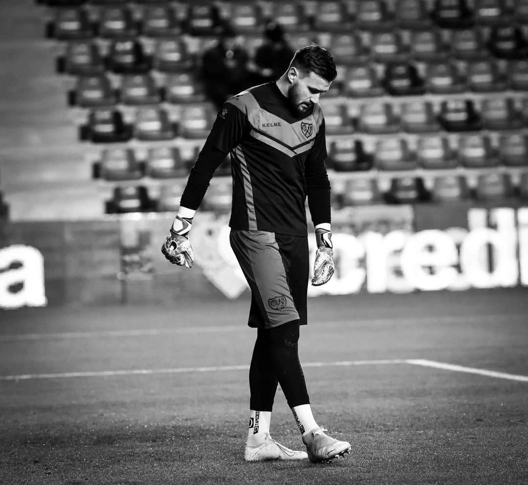 ストール・ディミトゥリエフスキのインスタグラム：「Full focus ⚽️🧤 #SD1」