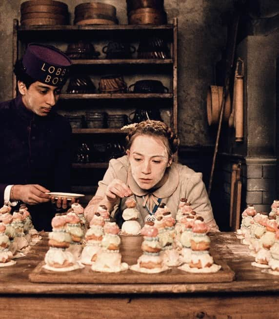 大森美希さんのインスタグラム写真 - (大森美希Instagram)「Today’s film “The Grand Budapest Hotel” (2014) by Wes Anderson  今日の映画『グランド・ブダペスト・ホテル』(2014年) 脚本、監督 ウェス・アンダーソン  #今日の映画 #グランドブダペストホテル #ウェスアンダーソン #映画 #シネマ #名画 #洋画 #映画鑑賞 #ティルダスウィントン #ビルマーレイ #エイドリアンブロディ #マチューアマルリック #ジュードロウ #ファッション #おしゃれ #インテリア#todaysfilm #thegrandbudapesthotel #wesanderson #cinema #film #movie #tildaswinton #mathieuamalric #judelaw #adrienbrody #billmurray #ralphfiennes #fashion #interiordesign」1月19日 6時29分 - mikiomori_