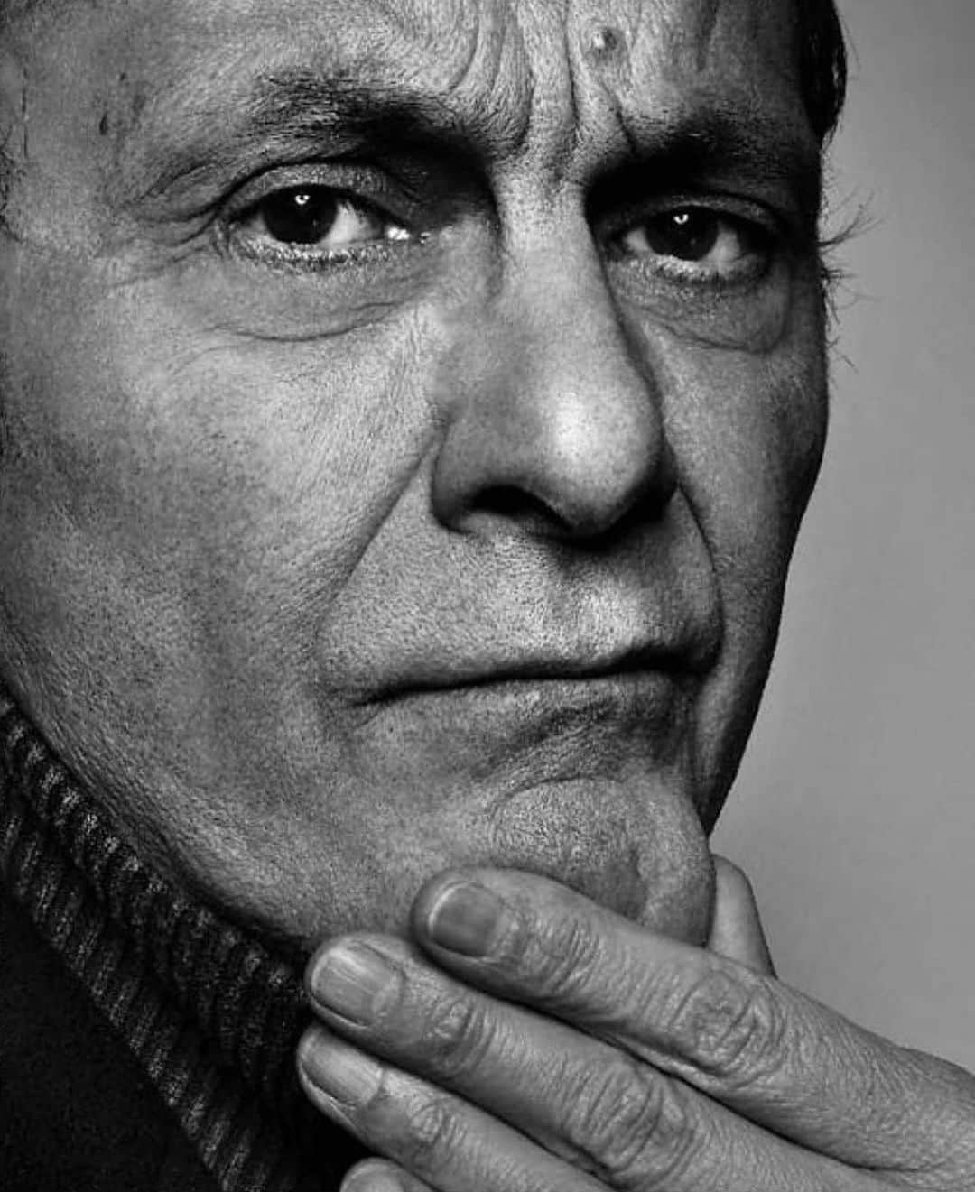 マリオン・コティヤールのインスタグラム：「NAN! MERDE! PUTAIN DE MERDE! FAIS PUTAIN DE CHIER LÀ!!! Voyage en paix génie」