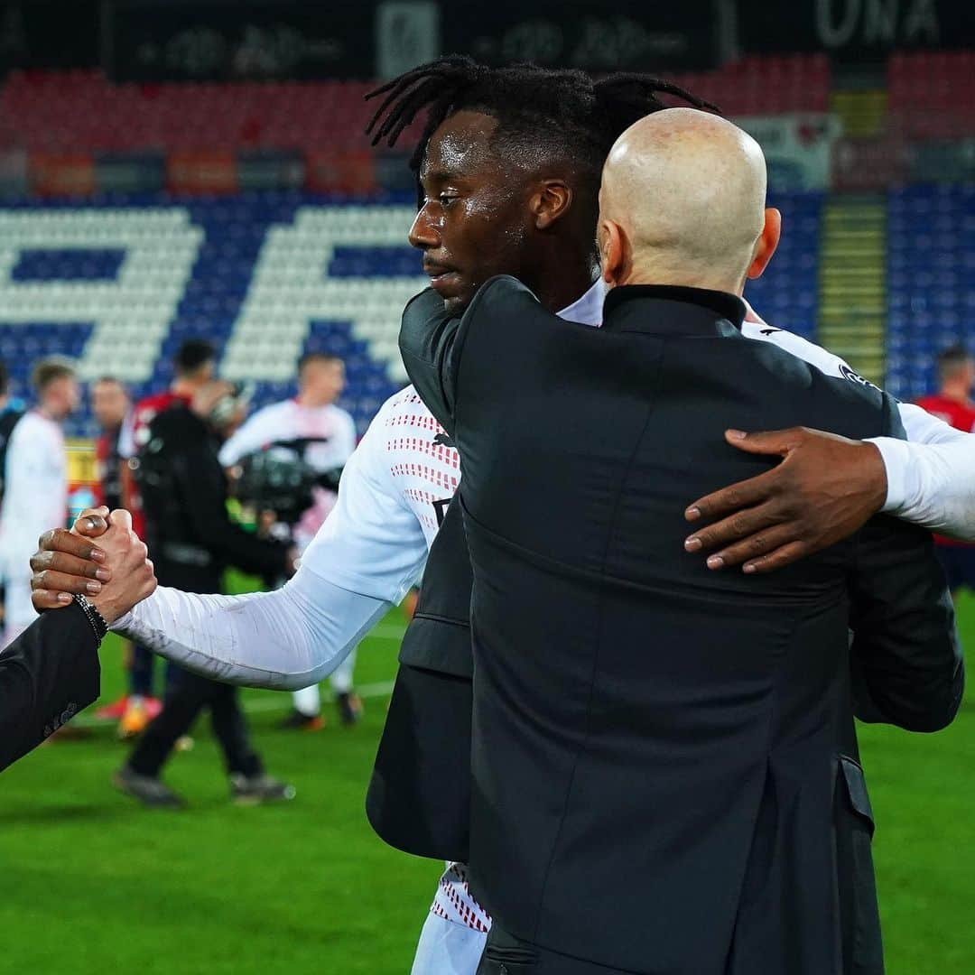 ACミランさんのインスタグラム写真 - (ACミランInstagram)「Debut day for Meïte 👏🔴⚫ #CagliariMilan #SempreMilan」1月19日 6時55分 - acmilan