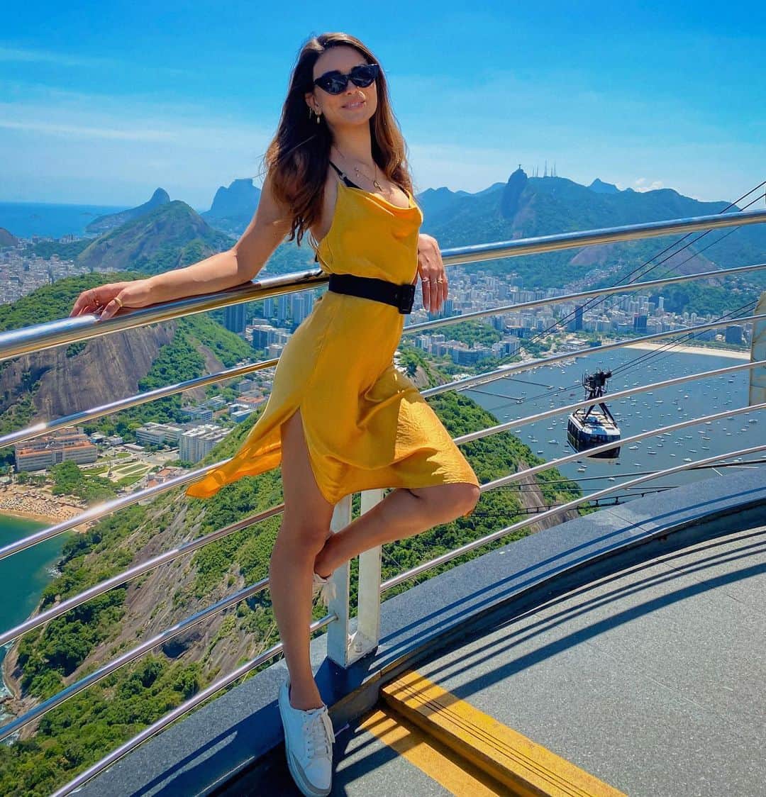 キラ・サントーロのインスタグラム：「Pão de açúcar 🍯」