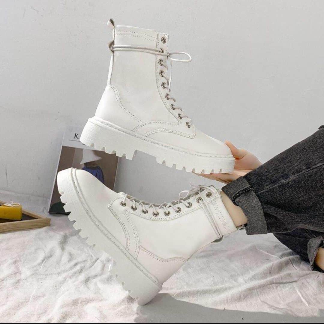 Outfits Selectionさんのインスタグラム写真 - (Outfits SelectionInstagram)「FASHION MOTO PLATFORM BOOTS, $69.00 - by @goddess.style.unique at GODDESSSTYLE.US  .  Shopping guide and modern online store for women's  .  + FREE Worldwide Shipping & Easy Return  comes in Size 5.5 - 8.5, Black and White Colors  .  ✅Get 10% OFF USE PROMO CODE: NICE10  .  You may place your order at our website  at GODDESSSTYLE.US  .  by @goddess.style.unique  _______________________________  ✅ Get 10% OFF USE CODE: NICE10  ✅ FREE Shipping Worldwide🌍  _______________________________  GODDESSSTYLE.US  #FOLLOW @goddess.style.unique  for more contemporary」1月19日 7時00分 - outfits.selection