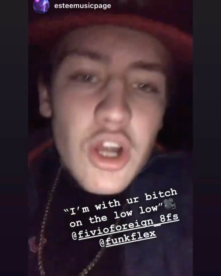 ファンクマスター・フレックスのインスタグラム：「MAKE A VID SPITTING THEM @fivioforeign_8fs LYRICS! DM / OR @ ME! I WILL REPOST YOU! YOU READY? BEST VID GETS $500! WHO WANT THIS MONEY? @esteemusicpage I see u!」