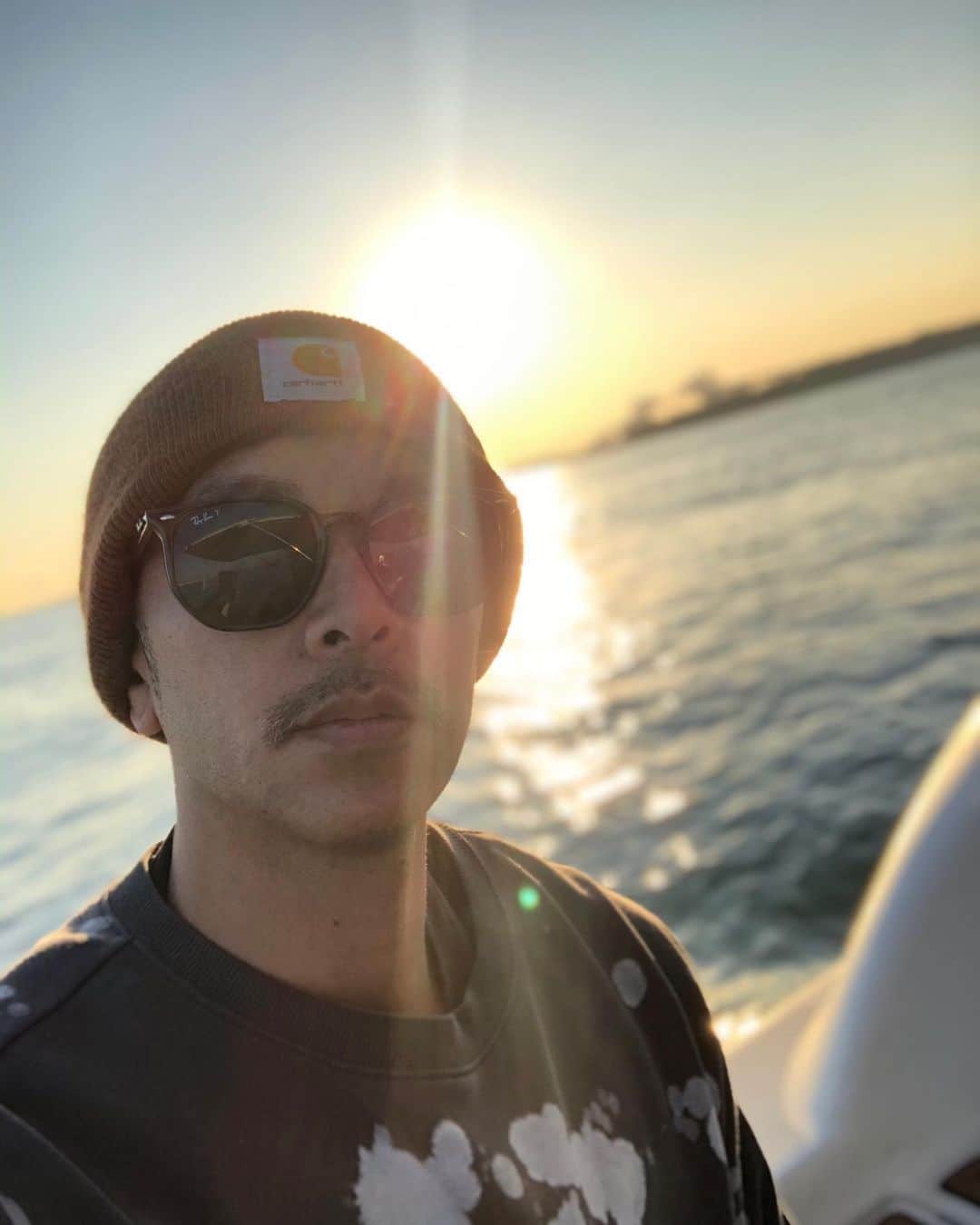 佐々木洋平のインスタグラム：「久々にクルーザーで釣りに行ってきた🐟  釣り中に嬉しい電話もあった  2021年も楽しみながら戦っていきますよん」