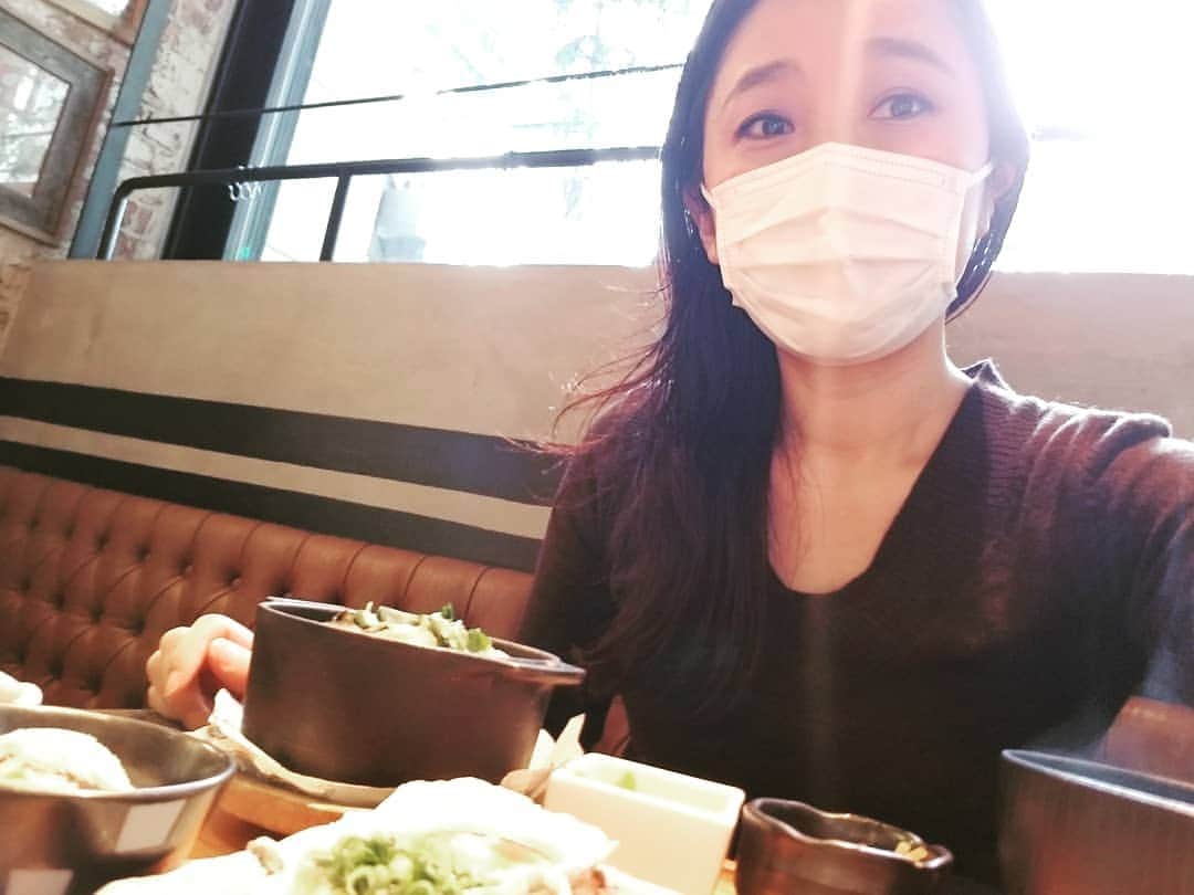 常世晶子さんのインスタグラム写真 - (常世晶子Instagram)「仕事の合間のランチは牡蠣尽くし😊 元気でおりますよ～🍴  元気でいるのに食事は大切🙆💓  #食べよう #笑おう」1月18日 22時16分 - tokoyo_shoko