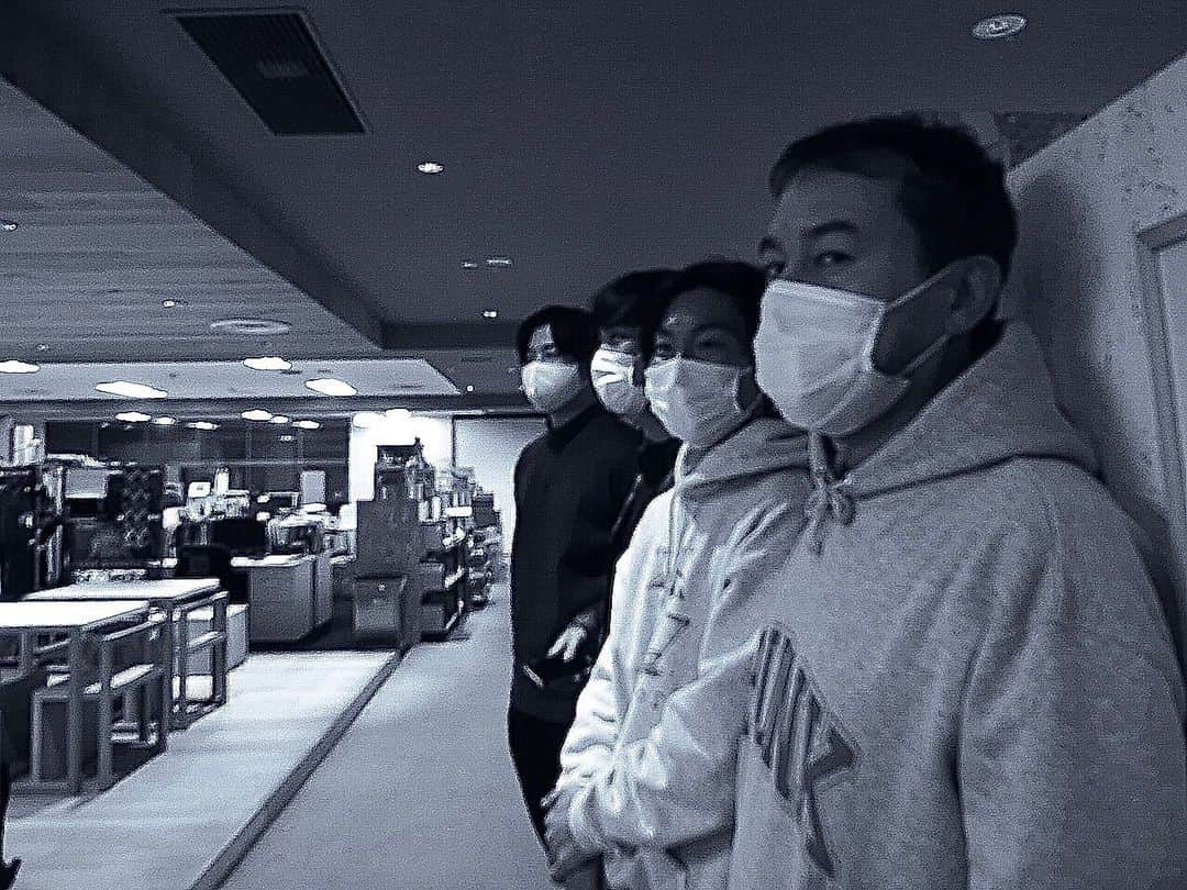 土井コマキのインスタグラム：「MG的F4 ????  なんでやねん。 毎年恒例の座談会、今夜前半OAです☝️ #RICOHGR #写真練習中 #GRSNAPS #802mg #fm802」