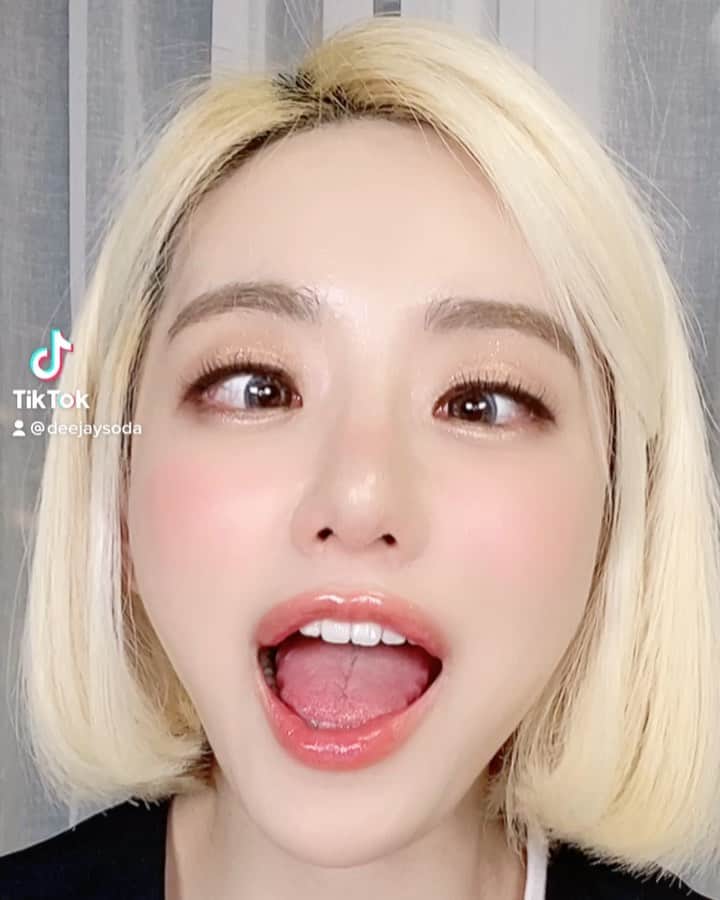 Dj Sodaのインスタグラム：「뽀따뽀따 빠빠뿌빠 따무맨너 비와 아마따 비와 이노래 도대체 뭐라고 하는건지 아는 사람??🤣🤣 Does anyone know the meaning of this song?😂😂」
