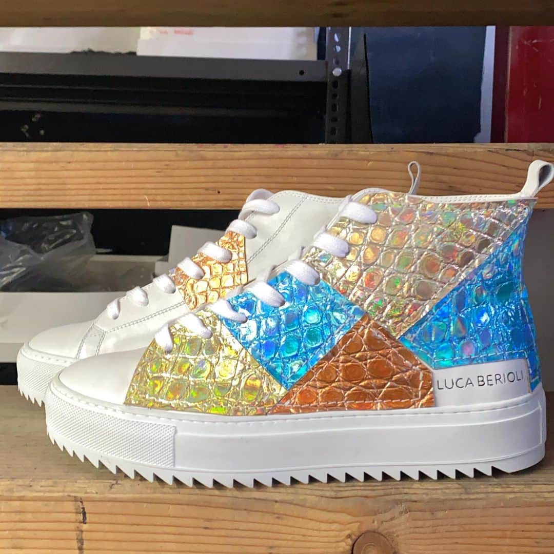 のインスタグラム：「VS-High -Space cocco. #luxury #shoesaddict #shoesoftheday #artisan # handmade #sneakers」